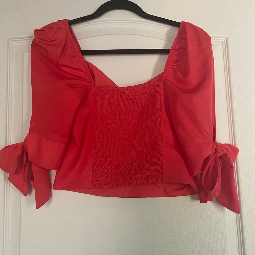 Express cropped top - Picture 3 of 5